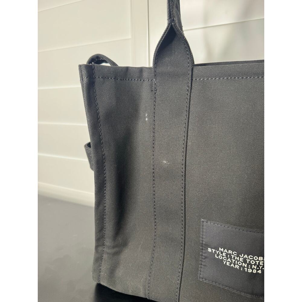 Marc Jacobs | The Large Canvas Tote Bag - Picture 8 of 16